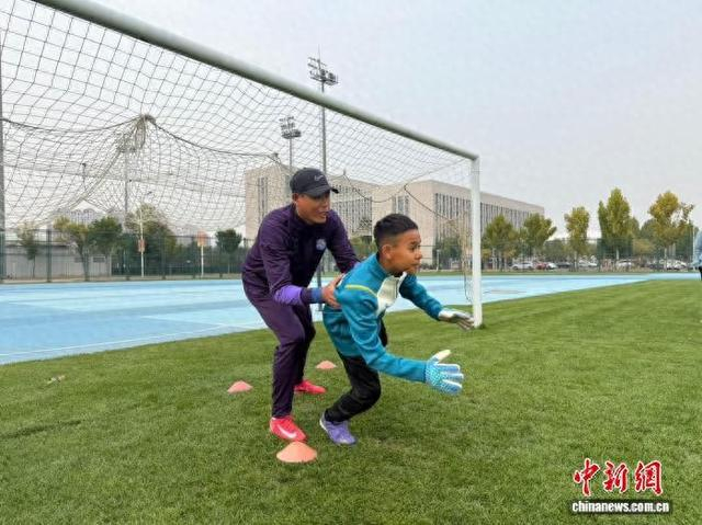 天津体育援疆让津和情谊在绿茵场上生长