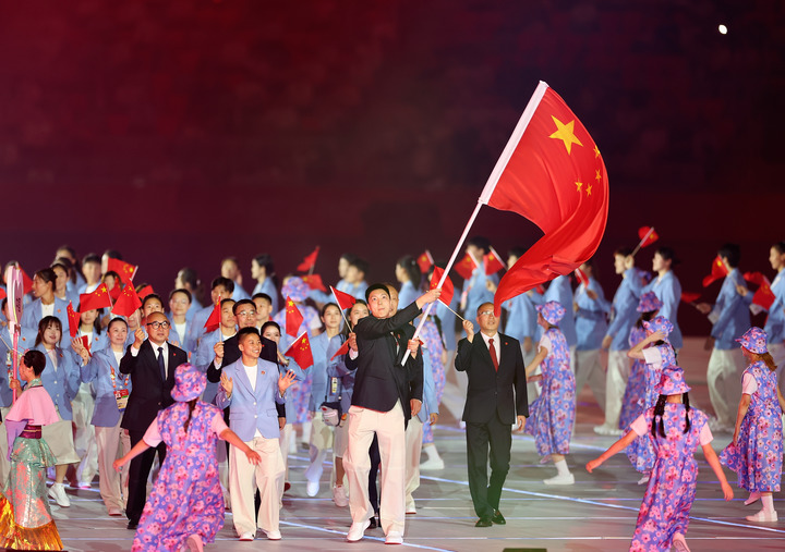 开幕！中国体育代表团入场！